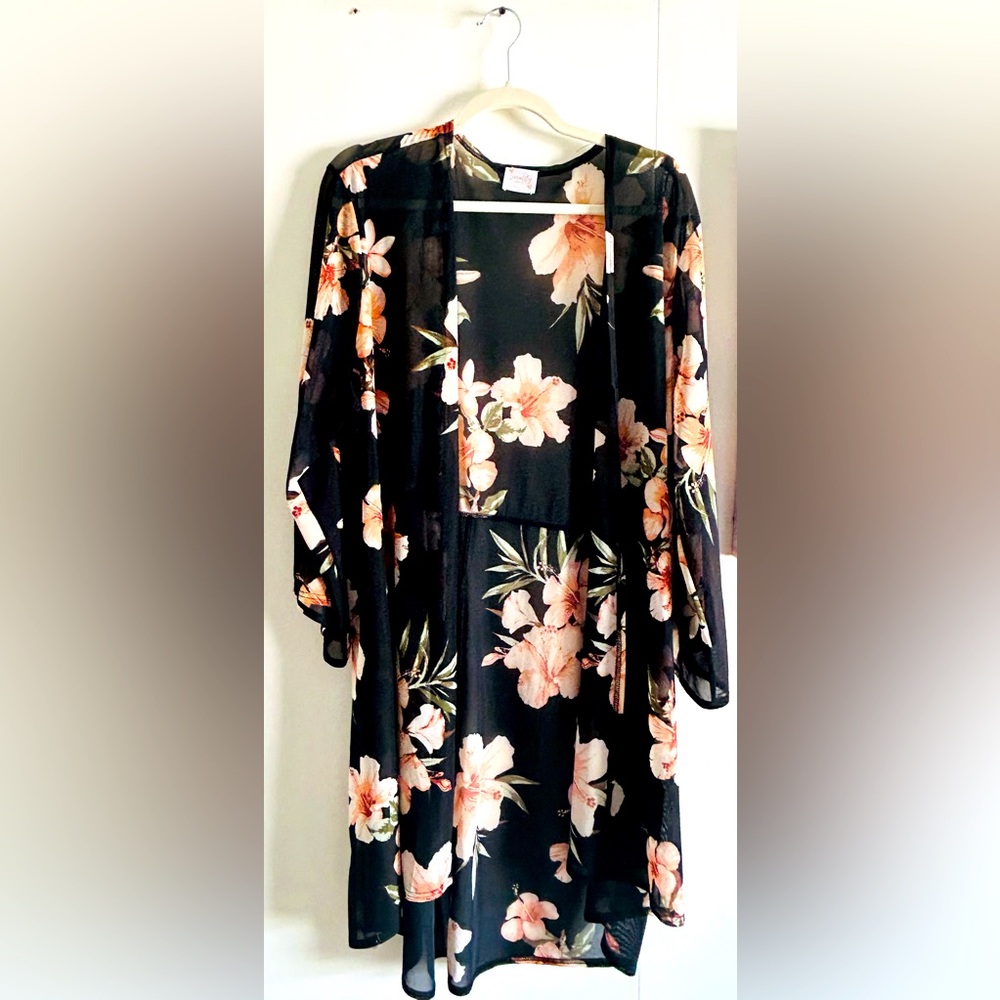 FLORAL FANTASY KIMONO 👘! ❣️